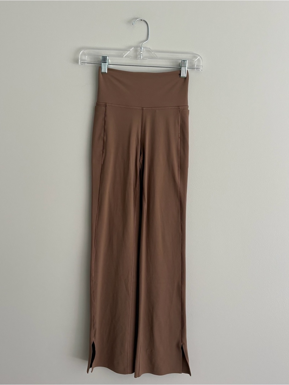 Athleta Transcend High-Waist Wide-Leg Yoga Pants in Tan Size XS